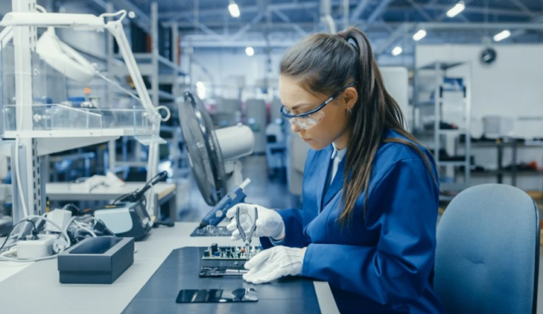 Exploring Advanced PCB Solutions: Rigid-Flex and High-Frequency PCBs
